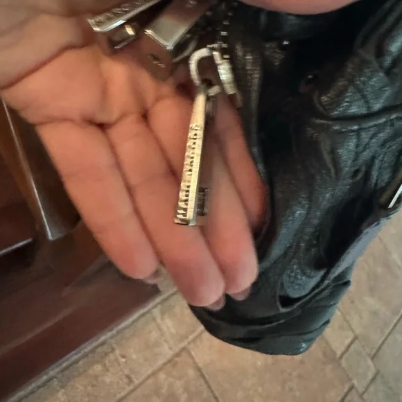 Marc Jacobs Black Laser Cut Wave Satchel Handbag - Picture 6 of 11